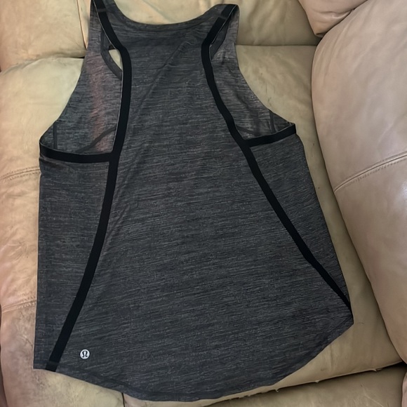 Lululemon tank tops x 2 - Picture 3 of 3